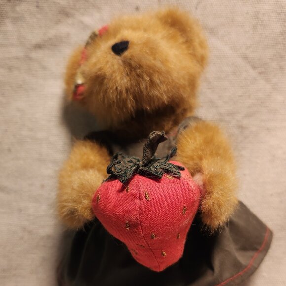 Boyd’s Bears The Boyd's Best Dressed Series Sadie Q. Strawbeary Plush - Picture 1 of 9